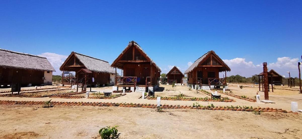 Hotel Cap Kimony Morondava Esterno foto